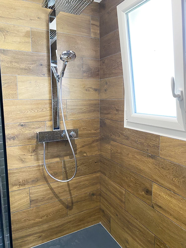 Rénovation de Salle de bain à Saint Denis La Chevasse par Robin et Fils